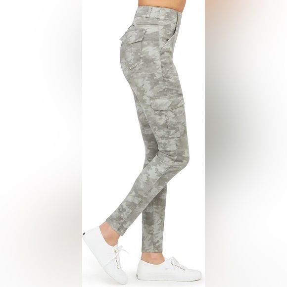 Spanx Stretch Twill Ankle Cargo Pants - Picture 7 of 9